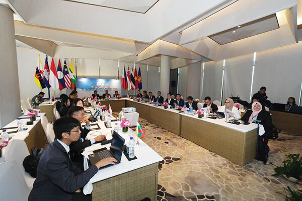 SIAGA— PT PLN (Persero) menyiagakan pasokan listrik untuk memastikan kelancaran rangkaian agenda The 41st HAPUA Council Meeting and Its Associated Meetings, yang berlangsung di Labuan Bajo, Kabupaten Manggarai Barat, NTT, pada 29 September hingga 3 Oktober 2025.