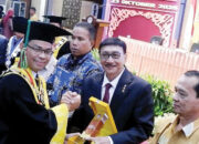 Berperan Dalam Mendukung Kemajuan Pendidikan, Bupati Hendrajoni Terima Penghargaan Anugerah Mitra Strategis dari UNP