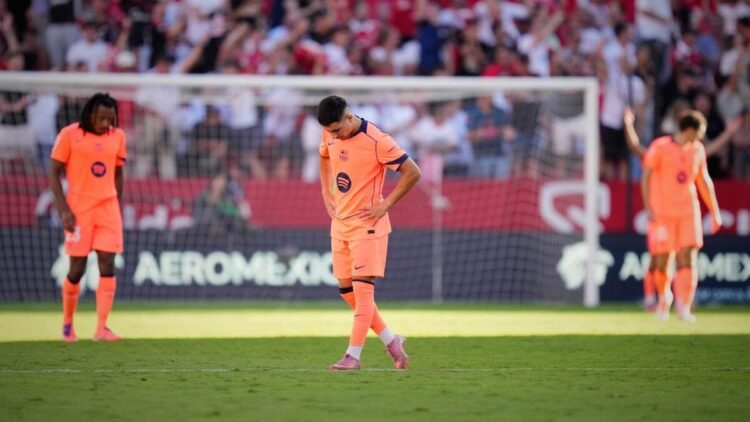 Akhiri Kutukan, Sevilla Hancurkan Barcelona 4–1 di Ramon Sanchez Pizjuan 1 KALAH TELAK— Barcelona mengalami kekalahan telak 4-1 atas tuan rumah Sevilla di Estadio Ramon Sanchez Pizjuan, Minggu (5/10) malam.