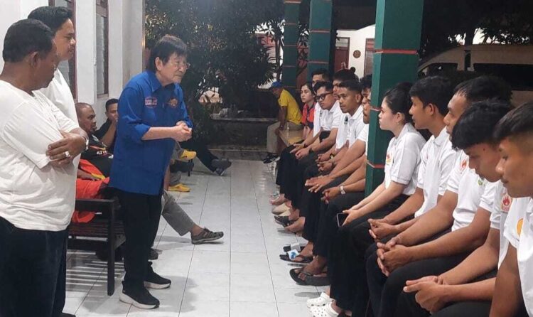 Tim Monev dan Motivator KONI Sumbar Bakar Semangat Atlet Silat dan Sambo 1 8
