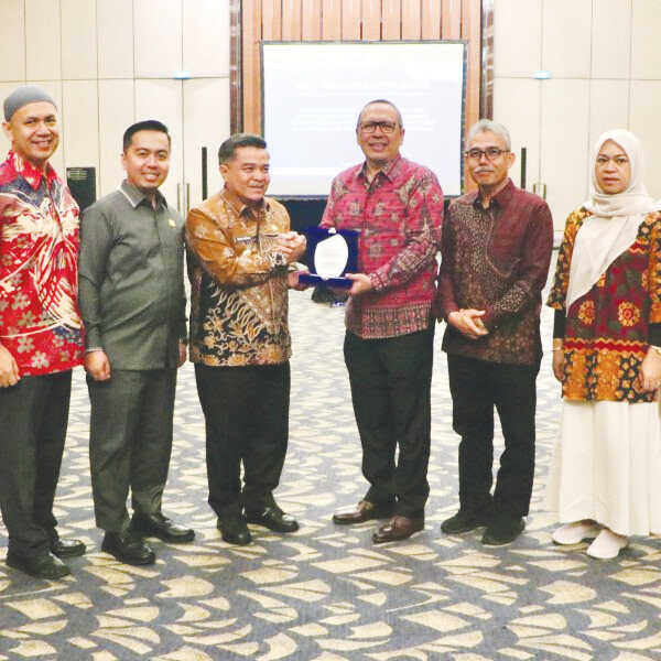 RAKOR LINTAS SEKTOR— Bupati Agam, Ir. H. Benni Warlis, MM., Dt. Tan Batuah, menghadiri Rapat Koordinasi Lintas Sektor (Linsek) yang diselenggarakan oleh Direktorat Jenderal Tata Ruang, Kementerian Agraria dan Tata Ruang/Badan Pertanahan Nasional (ATR/BPN) di Jakarta, Senin (27/11).
