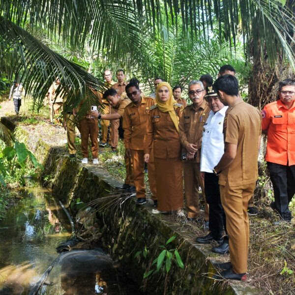 KUNJUNGAN KERJA— Bupati Agam, Benni Warlis, kembali melanjutkan rangkaian kunjungan kerjanya ke Kecamatan Ampek Nagari, Selasa (21/10).