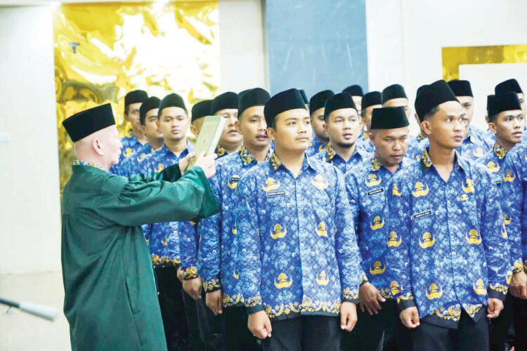 Bupati Annisa Lantik 180 PPPK, Buah Kesabaran dan Pengabdian Panjang 1 PENGAMBILAN SUMPAH— 180 PPPK formasi tahun II tahun seleksi 2024 diambil sumpahnya, Rabu 1/10) yang lalu di Auditorium Dharmasraya.