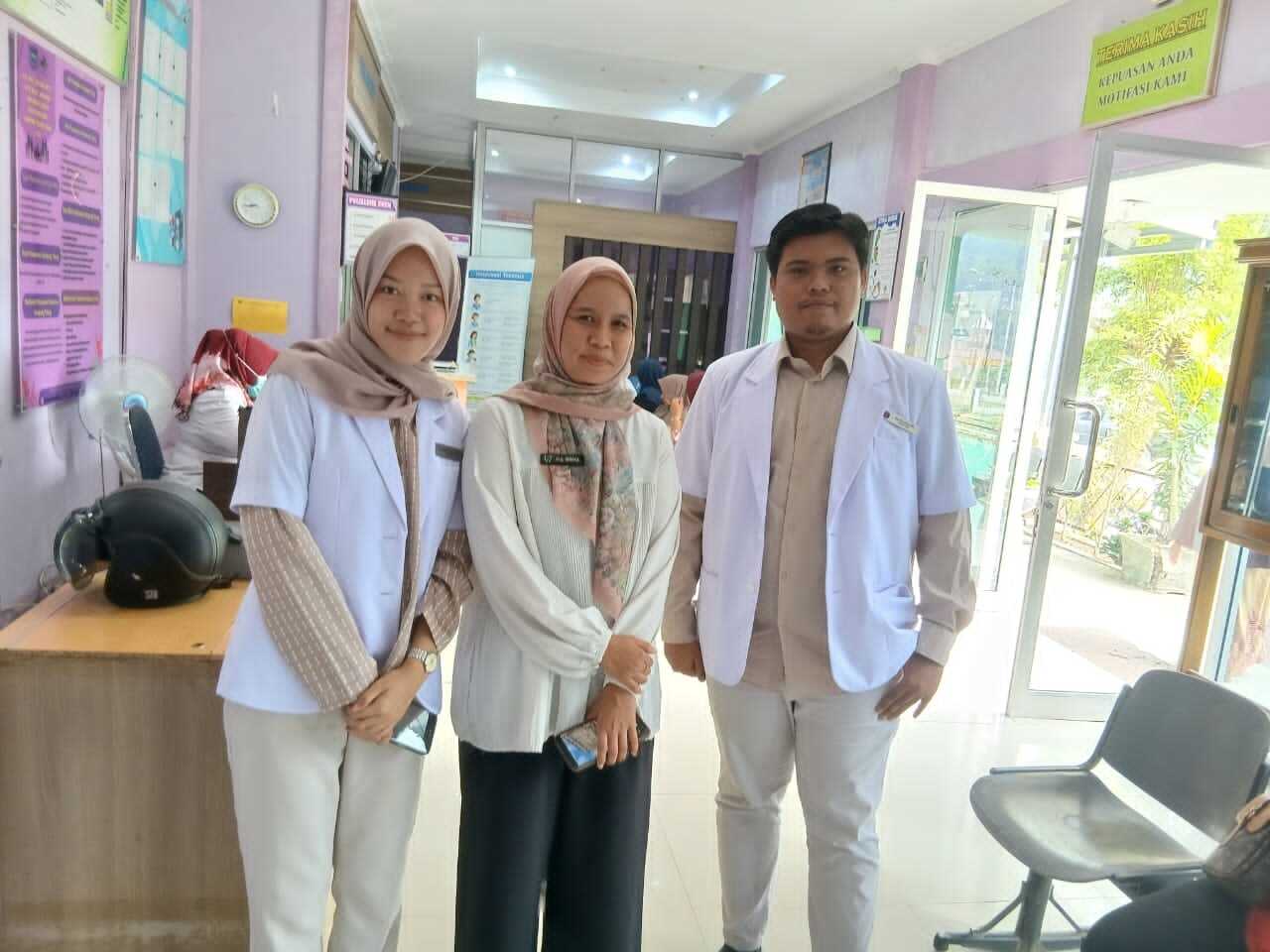 Dua Orang Dokter Gigi Berikan Wejangan