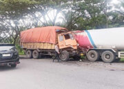 Truk Batu Bara Ringsek Seruduk Pantat Truk Tangki, Sopir Luka Ringan