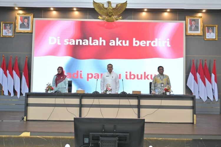 PENDAPINGAN SP— Sekdaprov Sumbar Arry Yuswandi menghadiri Pendampingan SP, SIPPN dan Standardisasi Jenis Pelayanan Lingkup Pemprov dan Kabupaten/Kota se-Sumbar, di Auditorium Gubernuran.