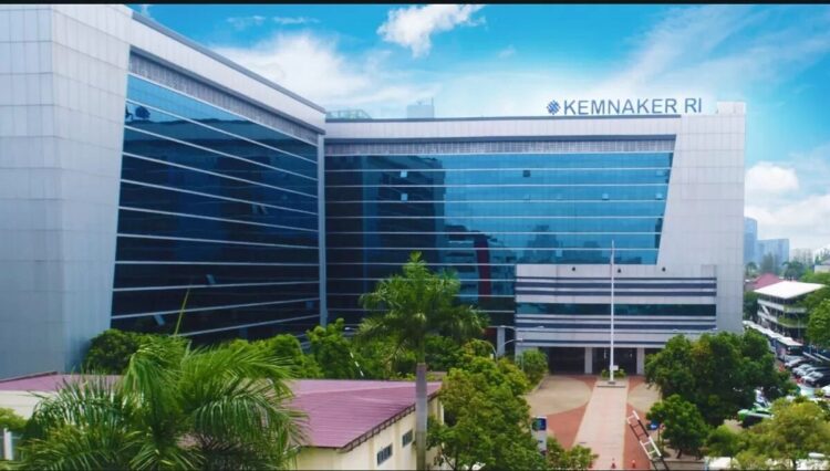 ILUSTRASI— Gedung Kementerian Ketenagakerjaan.