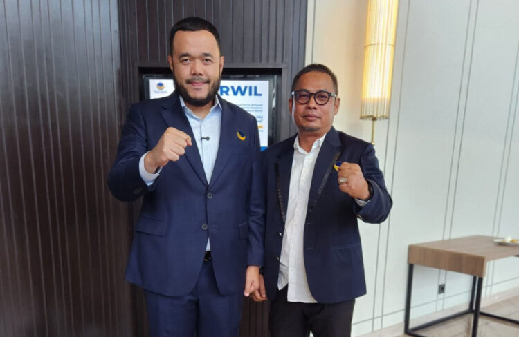 Rudi Horizon (Ketua DPD Nasdem Kota Solok), Jadikan Politik sebagai Wadah Pengabdian yang Luas 1 BERSAMA— Ketua DPD Partai NasDem Kota Solok Rudi Horizon bersama Ketua DPW Partai NasDem Sumbar Fadly Amran