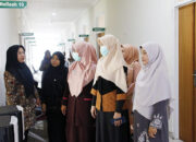 Berikan Dukungan Moral, IKADE Kunjungi Anak Korban Keracunan MBG