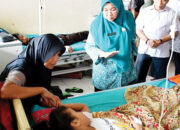Lima Orang Masih Dirawat, Ketua TP PKK Agam Tinjau Kondisi Pasien Keracunan MBG