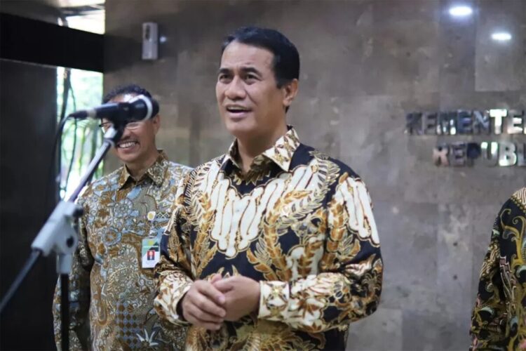Produksi Beras akan Capai 34 Juta Ton, Mentan Amran Targetkan Impor Beras Dihentikan 2 Bulan lagi 1 PAPARKAN—Mentan, Andi Amran Sulaiman memaparkan kondisi produksi beras nasional.