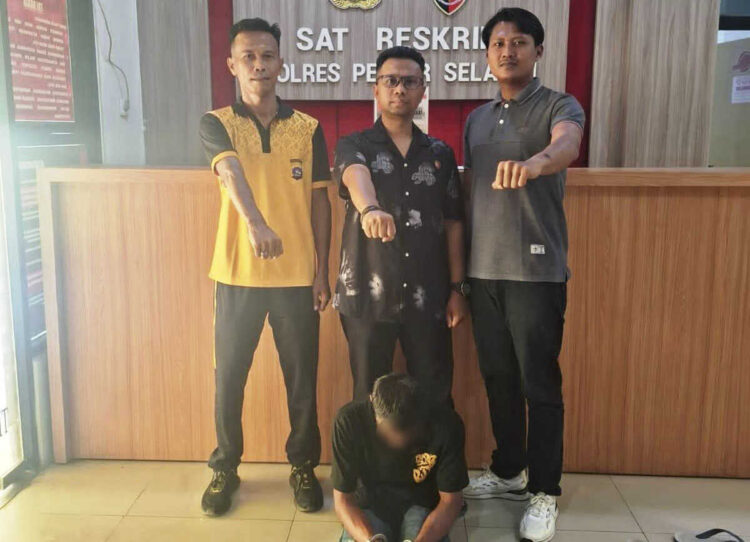 CABUL— Pelaku PRK yang terlibat kasus pencabulan terhadap anak di bawah umur, ditangkap Tim Satreskrim Polres Pessel.