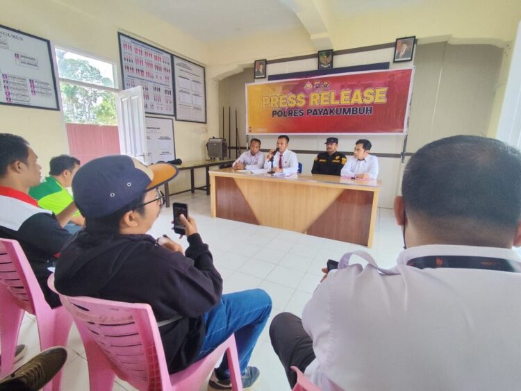 Kebakaran Pasar Blok Barat Payakumbuh Karena Open Flame 1 press release—Polres Payakumbuh saat press release ungkap penyebab kebakaran Pusat Pertokoan Pasar Blok Barat Kota Payakumbuh yang terjadi 26 Agustus lalu.