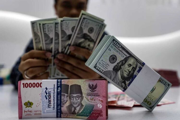 Pertumbuhan Utang Luar Negeri Melambat, Per Agustus USD 431,9 Miliar dan Didominasi Tenor Jangka Panjang 1 ILUSTRASI—Uang.