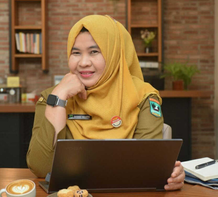 Winny Sayori, ST, MMP
Sekretaris Bappeda Sumbar