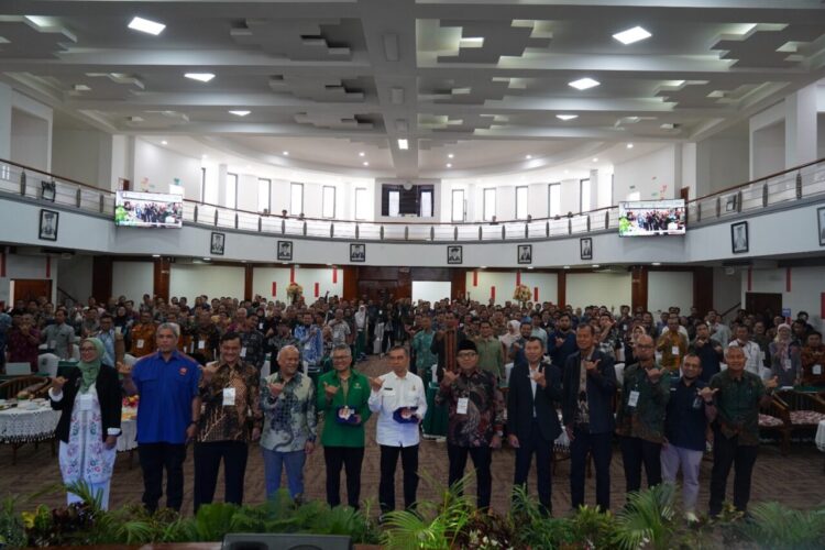 Membangun Sinergi Menuju Energi Bersih, PLN UIP Sumbagteng Ajak Kampus Berperan Aktif dalam Transisi Energi di BKSTM Indonesia 2025 1 Untitled 9