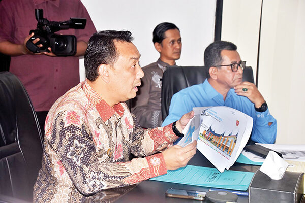 PEMAPARAN— Wakil Bupati Agam, Muhammad Iqbal, memaparkan capaian signifikan Kabupaten Agam dalam menurunkan angka stunting selama empat tahun terakhir.