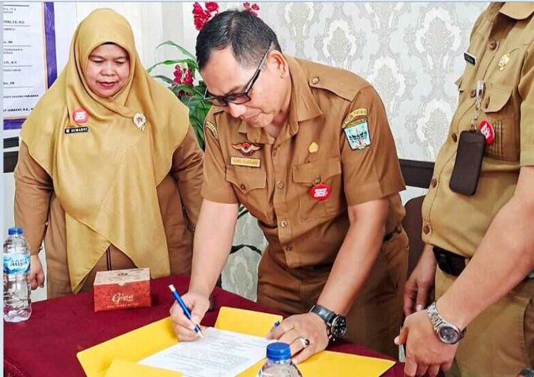 RAKOR— Inspektur Daerah Hendra Aswara, S.STP, M.Si yang mewakili Bupati Padangpariaman membuka kegiatan sosialisasi dan rakorwasda.