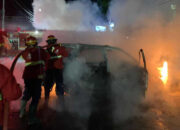 Parkir di RS Siti Rahmah, Mobil Terios Hangus Terbakar