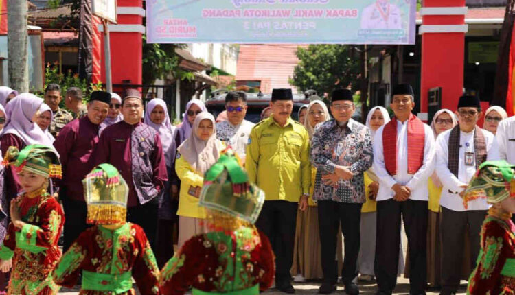 Membina Potensi Siswa, Membangun Akhlak Mulia, SDN 48 Kuranji Sukses Gelar Pentas PAI ke-3 1 PENUTUPAN PENTAS PAI— Wakil Wali Kota Padang Maigus Nasir, menutup ajang Pentas Pendidikan Agama Islam (PAI) ke-3 yang diselenggarakan SDN 48 Kuranji, Jumat (14/11).