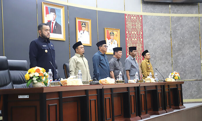 Pimpinan DPRD Kota Padang bersama Pemko Padang