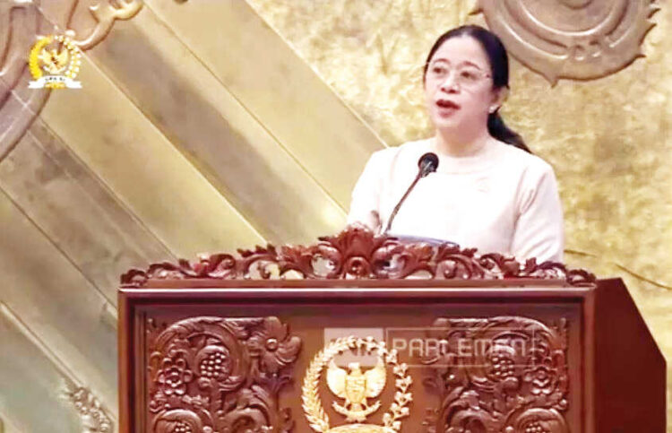 Saling Lempar Siapa yang Harus Bayar Utang Whoosh, DPR akan Kaji bersama Pemerintah 1 PIDATO— Ketua DPR RI Puan Maharani saat menyampaikan pidato pembukaan Masa Persidangan II DPR RI Tahun Sidang 2025-2026 di Gedung DPR, Selasa (4/11).