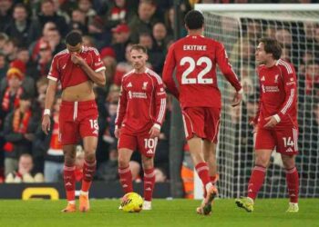Dipermalukan Forest 0-3 di Anfield, Liverpool Terjun Bebas ke Peringkat 11