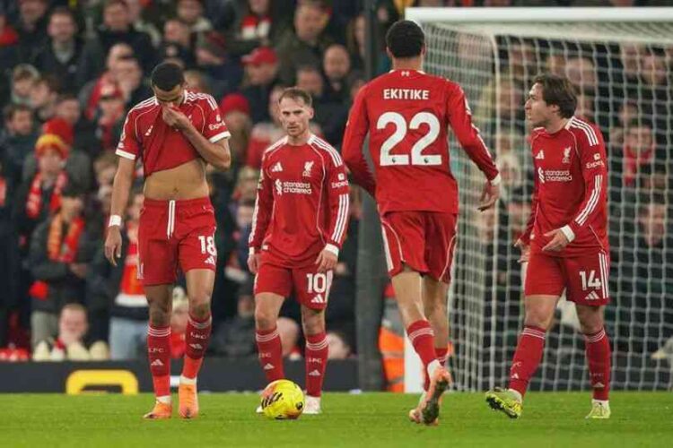 KRISIS PERFORMA— Liverpool kembali terjerembap dalam krisis performa setelah dipermalukan Nottingham Forest 0-3 di Stadion Anfield, Sabtu (22/11) malam WIB.