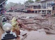 Banjir Bandang Terjang Permukiman Penduduk di Malalak, Satu Orang Hilang, Ratusan Warga Dievakuasi, Aksen Jalan Terputus, Rumah Tertimbun Lumpur