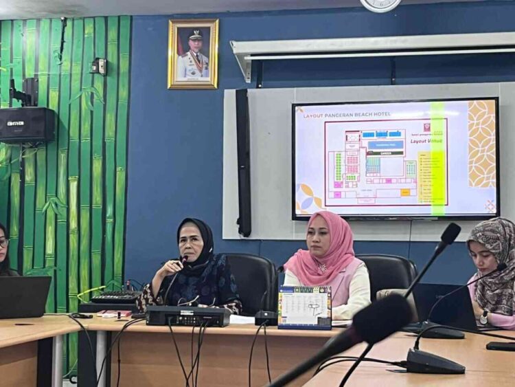 Chairwoman WIES Sari Lenggogeni bersama Kepala Dinas Pariwisata Sumbar dr. Lila Yanwar, MARS