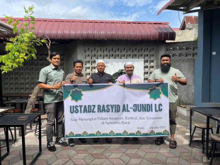 Ustaz Rasyid Al-Jundi, Ajak Masyarakat Tangkal Paham Intoleran dan Radikalisme 1 DEKLARASI TOLAK PAHAM INTOLERAN— Ustaz Rasyid Al-Jundi mendeklarasikan tolak paham intoleran, radikalisme dan terorisme.