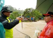 Tinjau Langsung Beberapa Titik Banjir, Eka Putra Ingatkan Masyarakat Tak Panik