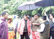 Tinjau Galodo di Malalak Timur,  Gubernur Mahyeldi Instruksikan Penyelamatan Korban dan Pemenuhan Kebutuhan Dasar jadi Prioritas