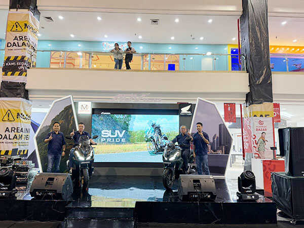 Promo November Bombastic di Menara Agung, New Honda ADV160 Diskon Rp 1,1 Juta 1 PELUNCURAN—Pimpinan PT Menara Agung saat meluncurkan New Honda ADV di Kota Padang.