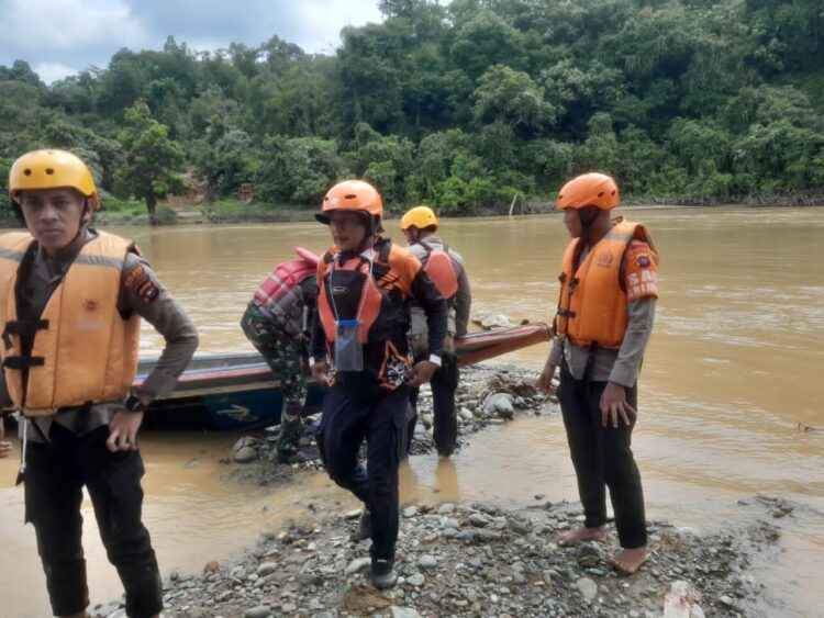 Pencarian Orang Hanyut di Solok Selatan