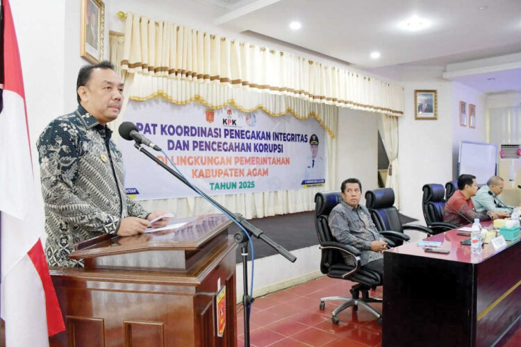 MCSP Baru 30,7 Persen, Pemkab Agam Siap Genjot Capaian Antikorupsi 1 RAKOR PENEGAKAN INTEGRITAS— KPK RI menggelar rapat koordinasi penegakan integritas dan pencegahan korupsi bersama Pemerintah Kabupaten Agam, di Aula Kantor Bupati Agam, Kamis (6/11).