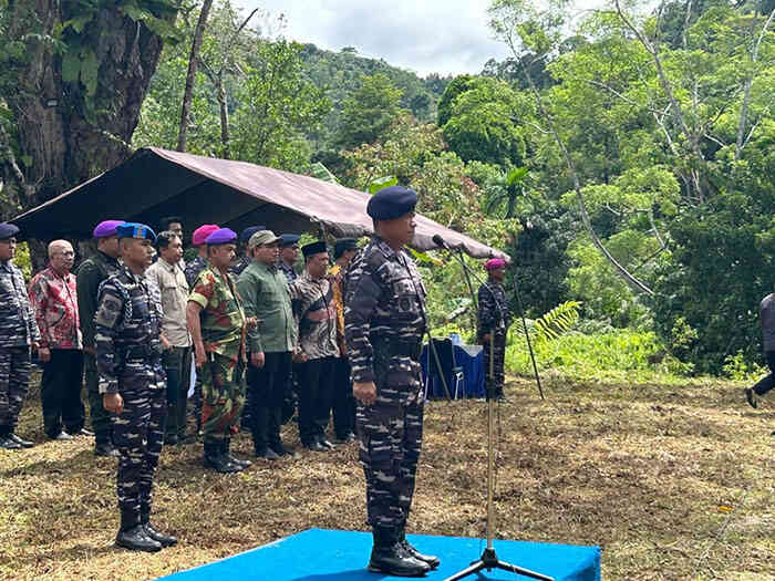 PEMBUKAAN DIKSAR—Wadan Kodaeral II Laksamana Pertama TNI Mulyadi saat upacara pembukaan Diksar Menwa Maharuyuang.