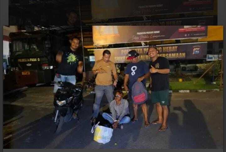 Demi Modal Nikah, Angga Nekat Curi Motor 1 CURI MOTOR— Pelaku Angga (38) yang terlibat kasus pencurian sepeda motor ditangkap Tim Klewang Polresta Padang.