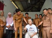 Pemko Sawahlunto Salurkan Bantuan Alat Bantu Penyandang Disabilitas