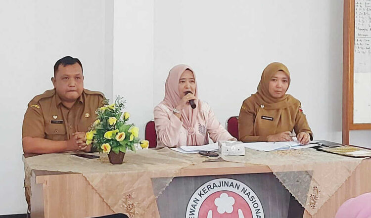 LKKS dan Pemko Susun Program Prioritas Kesejahteraan Sosial 2026 1 RAPAT KERJA— Pemko bersama LKKS gelar rapat kerja pengurus sebagai langkah awal menyusun program prioritas kesejahteraan sosial. Kegiatan ini dipimpin langsung oleh Ketua LKKS Ny. Yesi Ramlan Nurmatias di Gedung Dekranasda, Senin (3/11).
