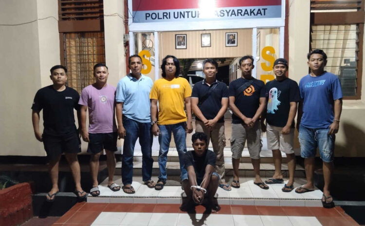 CURI KOTAK AMAL— Tim Satreskrim Polres Dharmasraya menangkap pencuri kotak amal mushala.