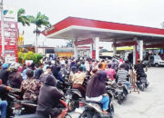Pertalite Langka di Solok Selatan, Pengendara Antre Isi Pertamax