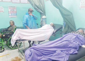 Akses Jalan ke RSUD Lubuk Basung Tertutup, Korban Luka Banjir Bandang Dirawat di Puskesmas Koto Alam