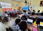 Smartboard sangat Mendukung Kelas Digital di SMAN 4