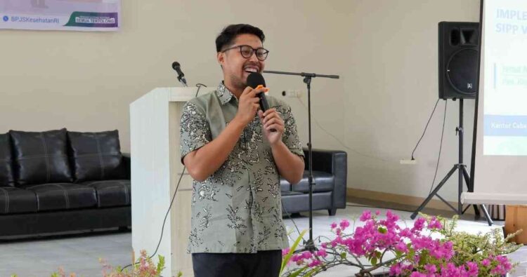 SIPP BPJS Kesehatan, Solusi Cepat Layani Permintaan Informasi dan Pengaduan Peserta 1 SOSIALISASI APLIKASI SIPP— Israd Akbar, Pps. Kepala Bagian Mutu Layanan Kepesertaan BPJS Kesehatan Cabang Payakumbuh berikan sambutan saat sosialisasi Aplikasi SIPP kepada petugas PIPP Faskes.