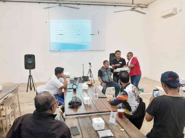 PEMBEKALAN— PT Hayati Pratama Mandiri, Main Dealer sepeda motor Honda area Sumatra Barat, menggelar kegiatan bertajuk ‘Gas ke Honda Bikers Day 2025’ yang berlangsung di Kupi Batigo, Padang, Jumat (7/11).