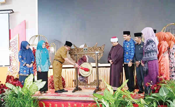 LAUNCHING— Wako Ramlan Nurmatias saat peluncuran Sekolah Keluarga Gemilang beberapa waktu yang lalu.