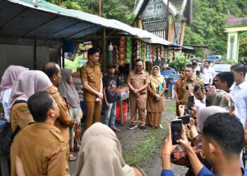 Pemko Salurkan Bantuan UEP Untuk Warga Difabel di Silungkang