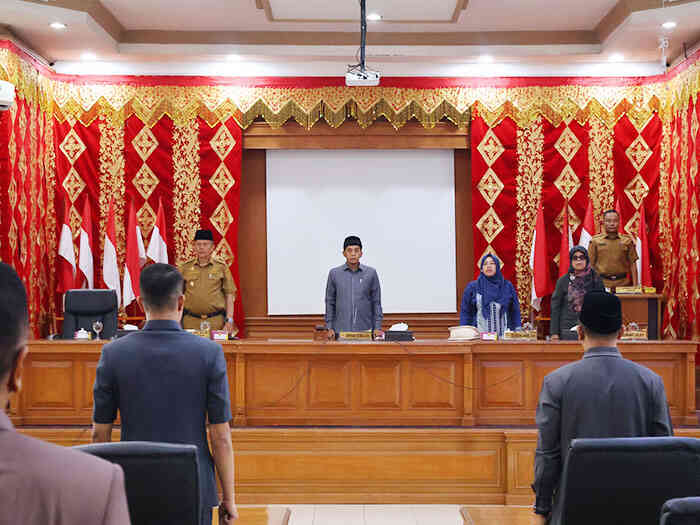 Pandangan Umum Fraksi-Fraksi DPRD Terkait Ranperda APBD 2026, Wawako: Masukan dari DPRD Sangat Berharga 1 SIDANG PARIPURNA— Wakil Wali Kota Payakumbuh Elzadaswarman saat menghadiri sidang paripurna.