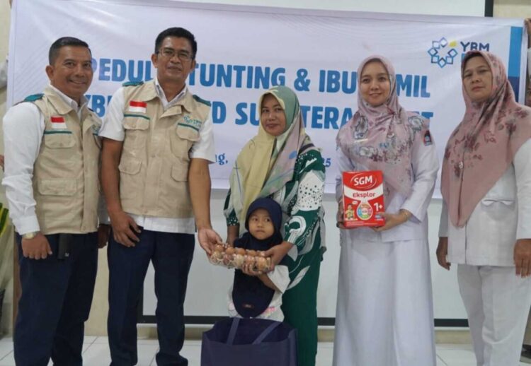 Semangat Hari Pahlawan di Kota Padang, YBM PLN UID Sumbar Hadirkan Aksi Peduli untuk Ibu Hamil dan Anak Stunting 1 PAKET NUTRISI—YBM PLN UID Sumbar memberikan paket dukungan nutrisi kepada total 30 penerima manfaat di dua Puskesmas di Kota Padang.